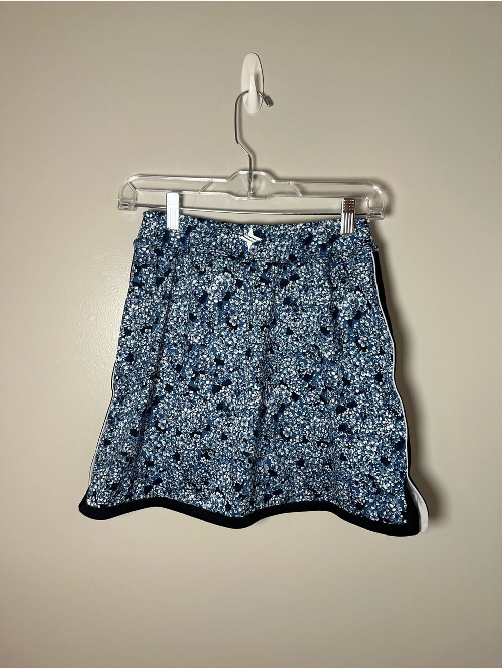 TuckerNuck Sport Blue Hydrangea Piped Golf Skort Preppy Activewear Tennis Sz XS - Picture 6 of 9